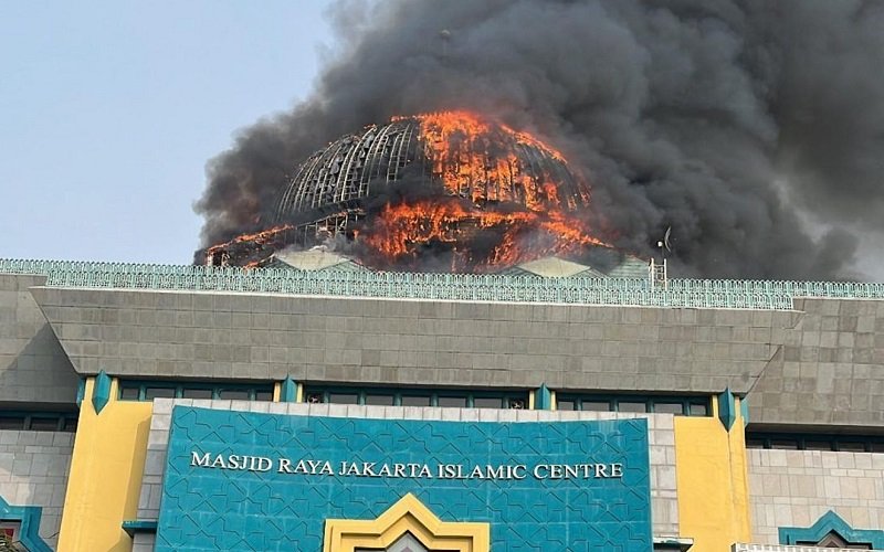 Innalillahi, Kubah Masjid Raya Jakarta Islamic Center Terbakar